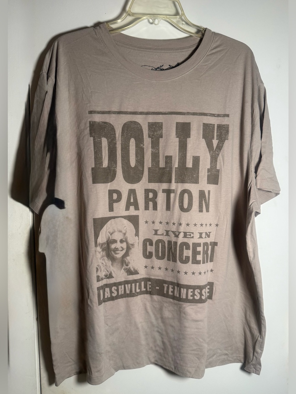 Dolly Parton live in concert Nashville tee. Unisex Tan Sz. XXL